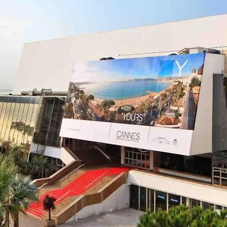 Jolie 3 Pieces Avec Terrasse Au Vieux Port, A 2 Pas Des Plages Et Du Palais. Apartment Cannes