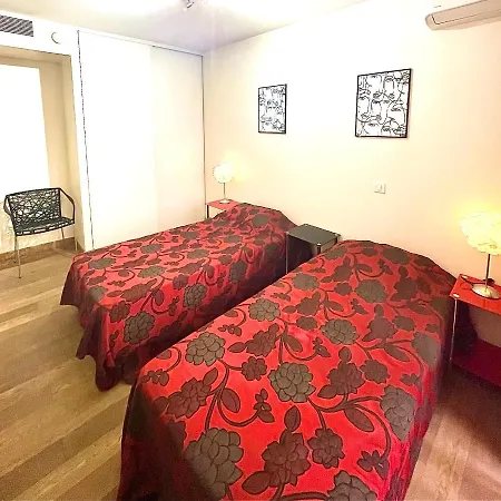 Apartment Jolie 3 Pieces Avec Terrasse Au Vieux Port, A 2 Pas Des Plages Et Du Palais. Cannes