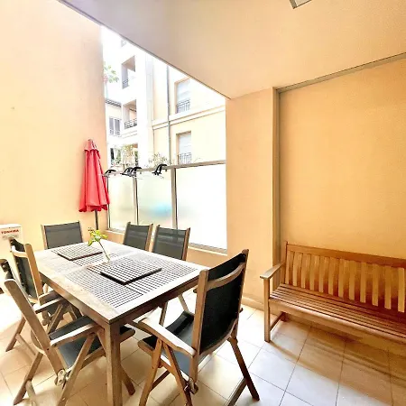 Jolie 3 Pieces Avec Terrasse Au Vieux Port, A 2 Pas Des Plages Et Du Palais. Апартаменти Канни